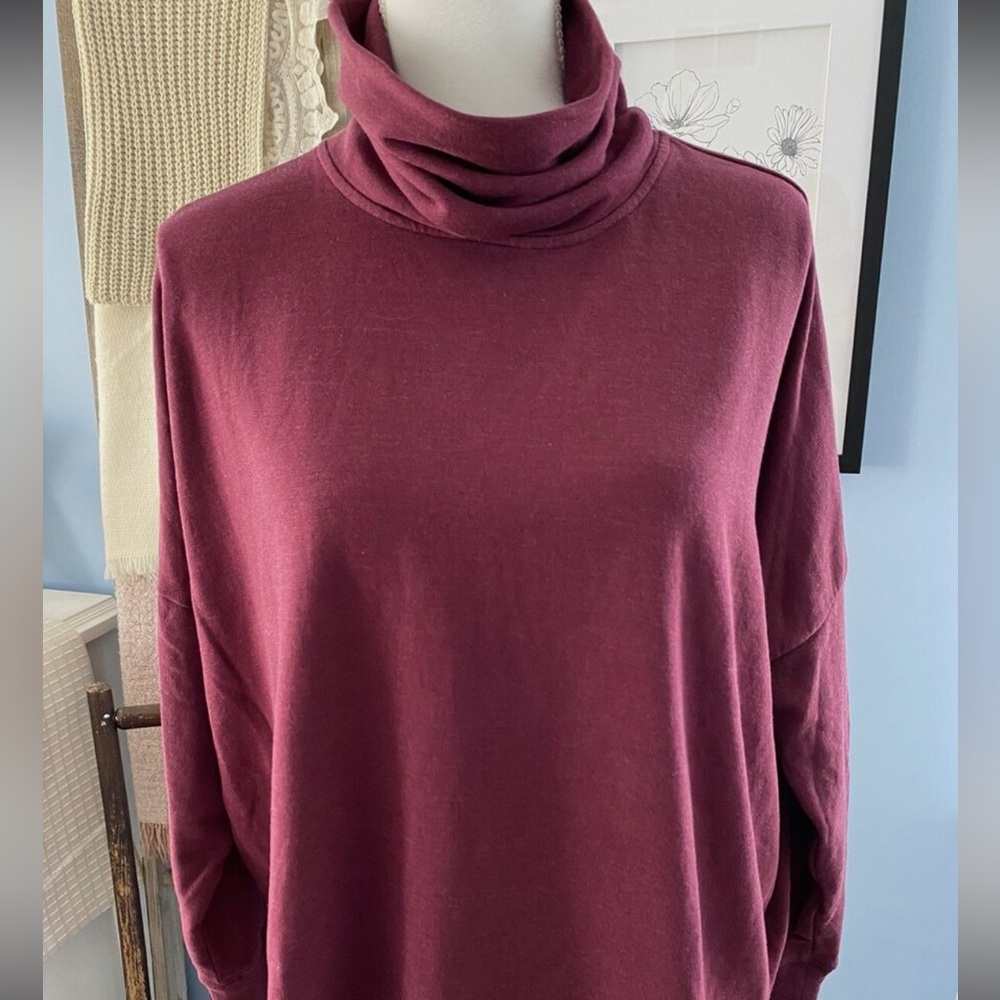 Pink by Victoria’s Secret sweatshirt - heathered wine, size L